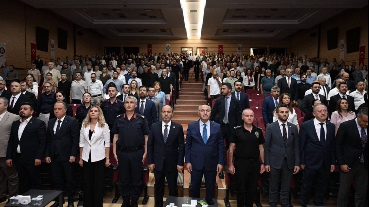 Denizli emniyet müdürü Yavuz Sağdıç sosyal medyadaki suç oranı iddialarını resmi verilerle yalanladı
