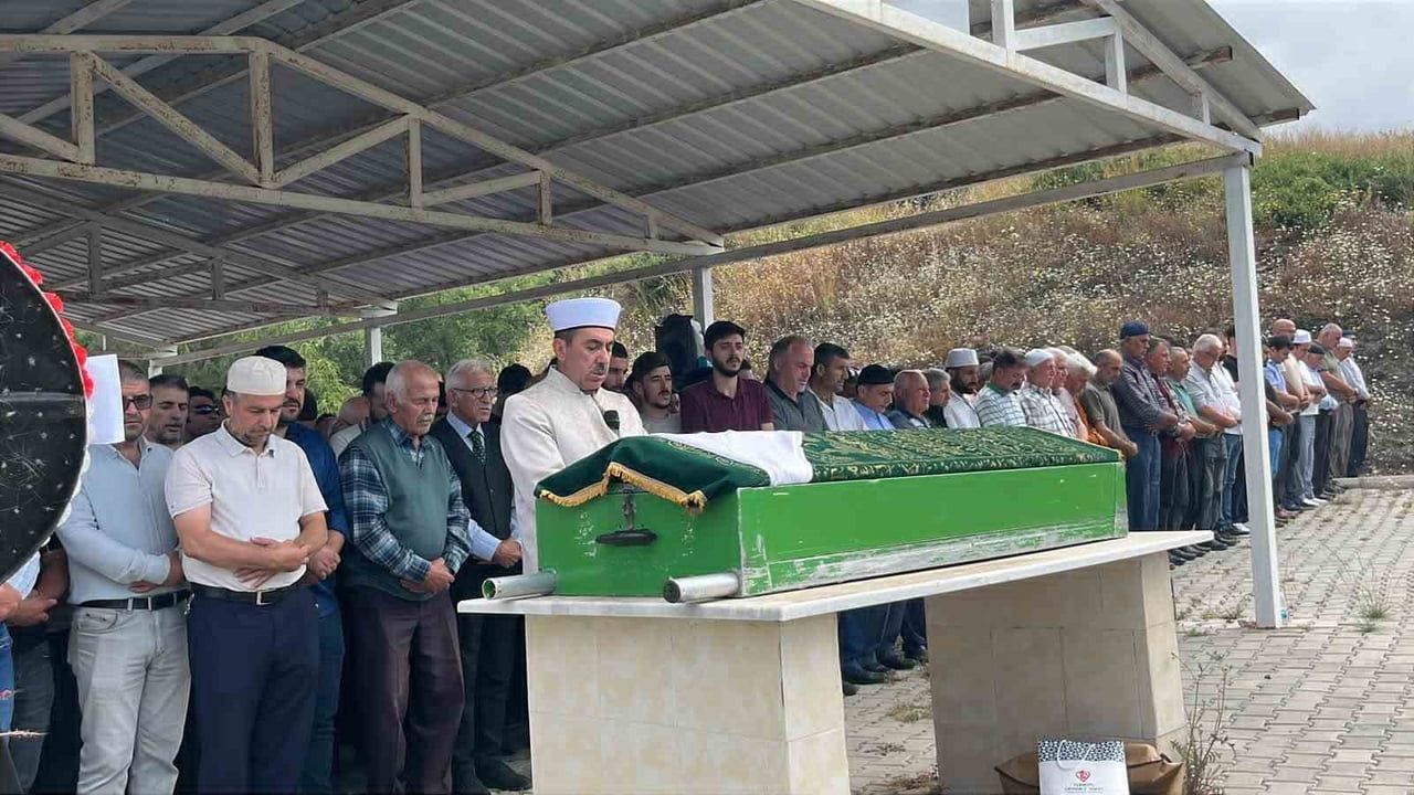 Denizli kazasında hayatını kaybeden Hayriye Arıkan Alanya’da son yolculuğuna uğurlandı