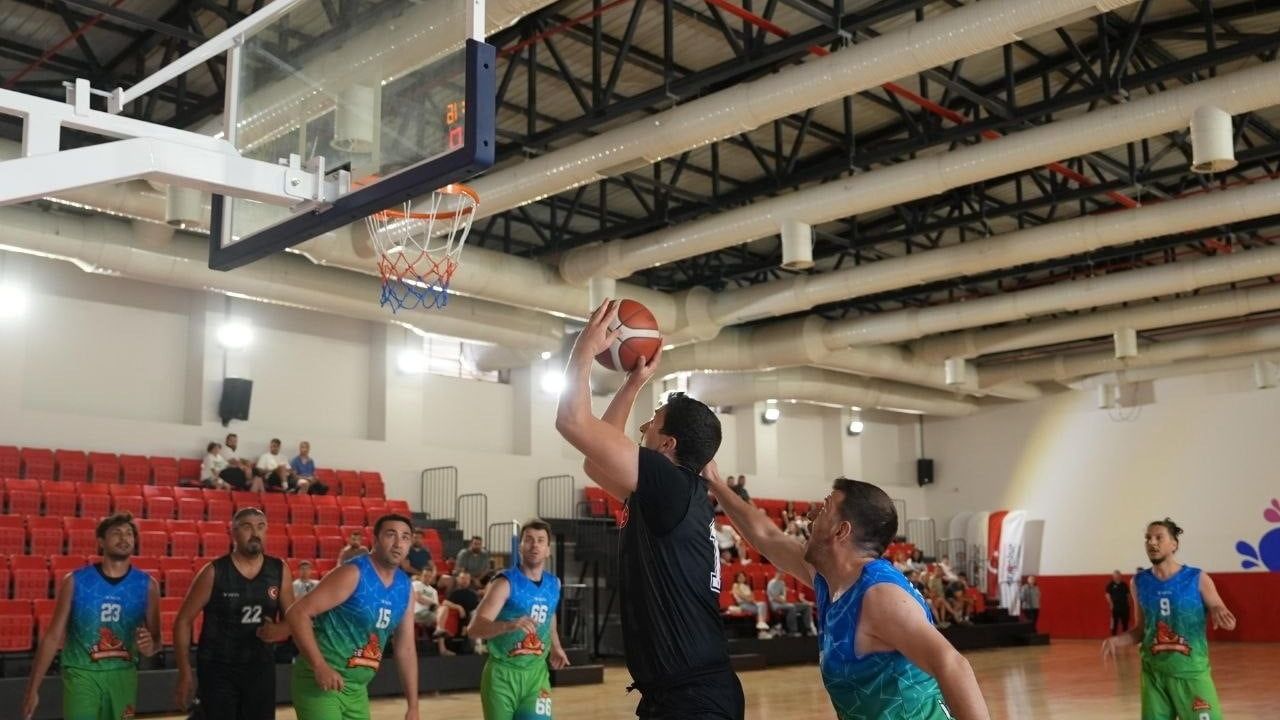Denizli Master Cup +35'te Efendiler şampiyon oldu