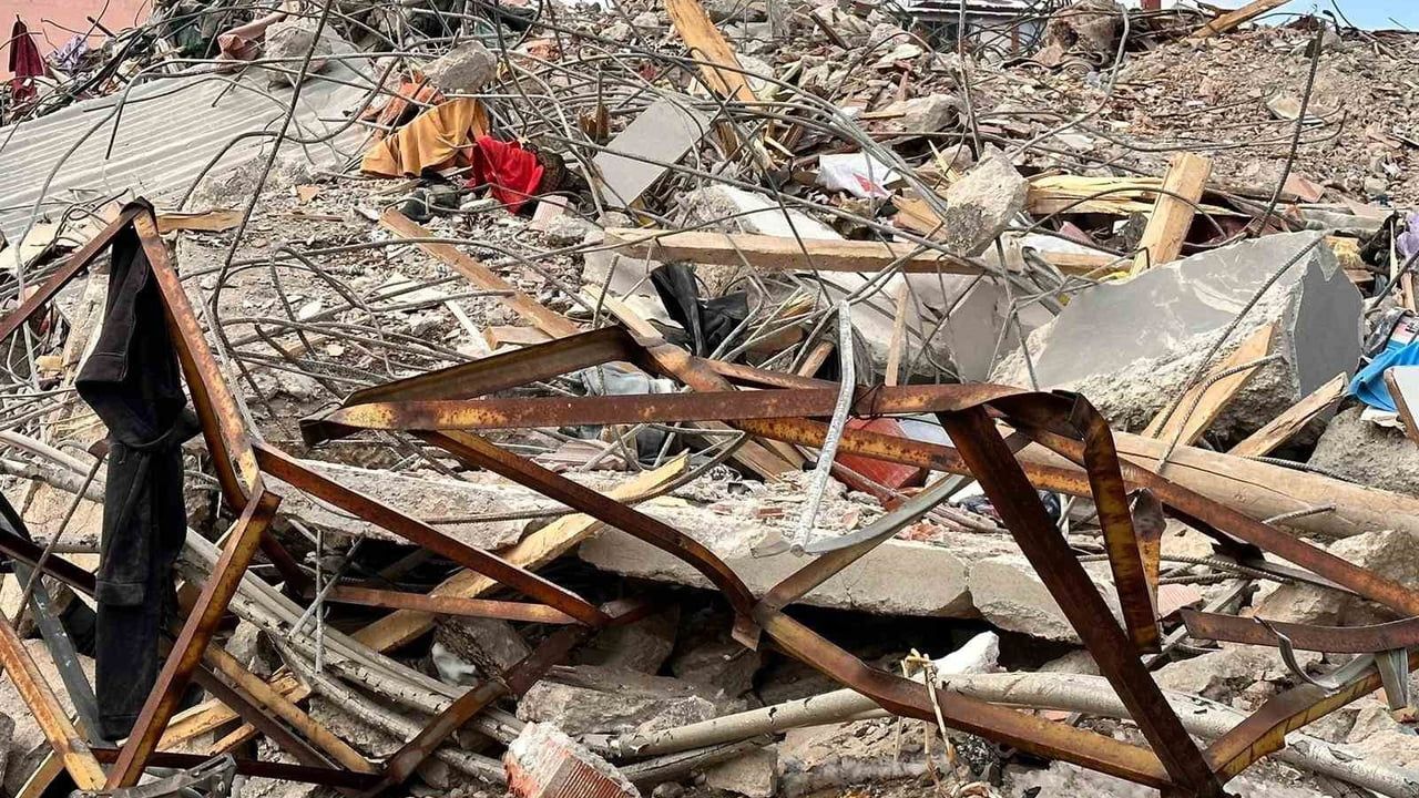 Deprem davasında 'saygılı tutum' gerekçesiyle cezada indirime gidildi