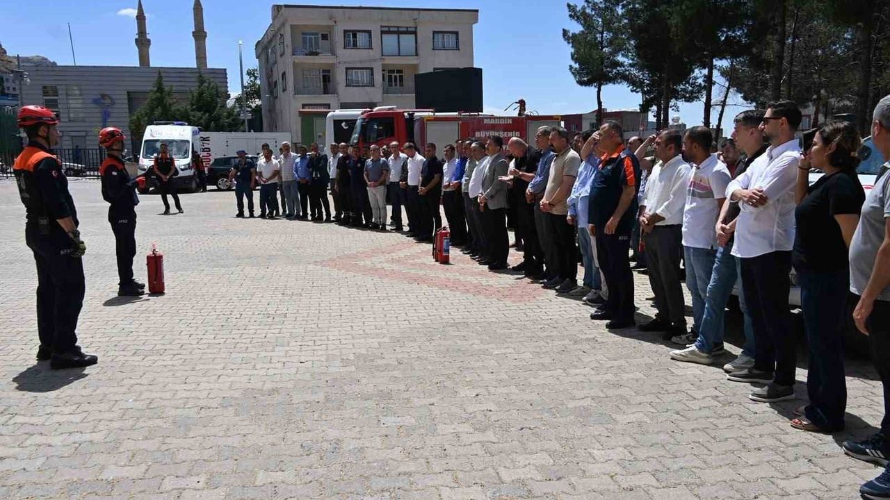 Derik'te AFAD koordinasyonunda yangın söndürme ve tahliye tatbikatı
