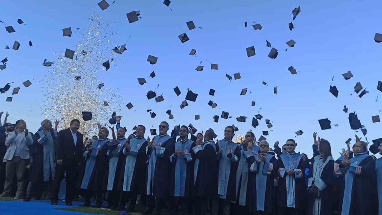 Devrek'te 2025-2026 Mezuniyet Töreni: 500 Öğrenci Kep Attı