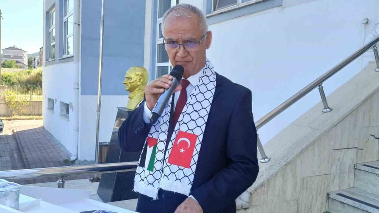 Devrek’te imam hatiplilerden mezuniyet sevinci