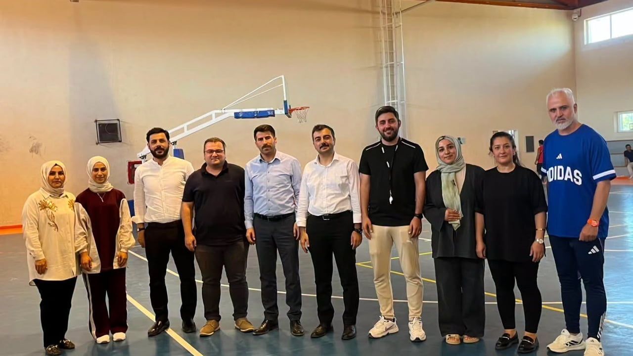 Dicle'de kurumlar arası voleybol turnuvası sona erdi