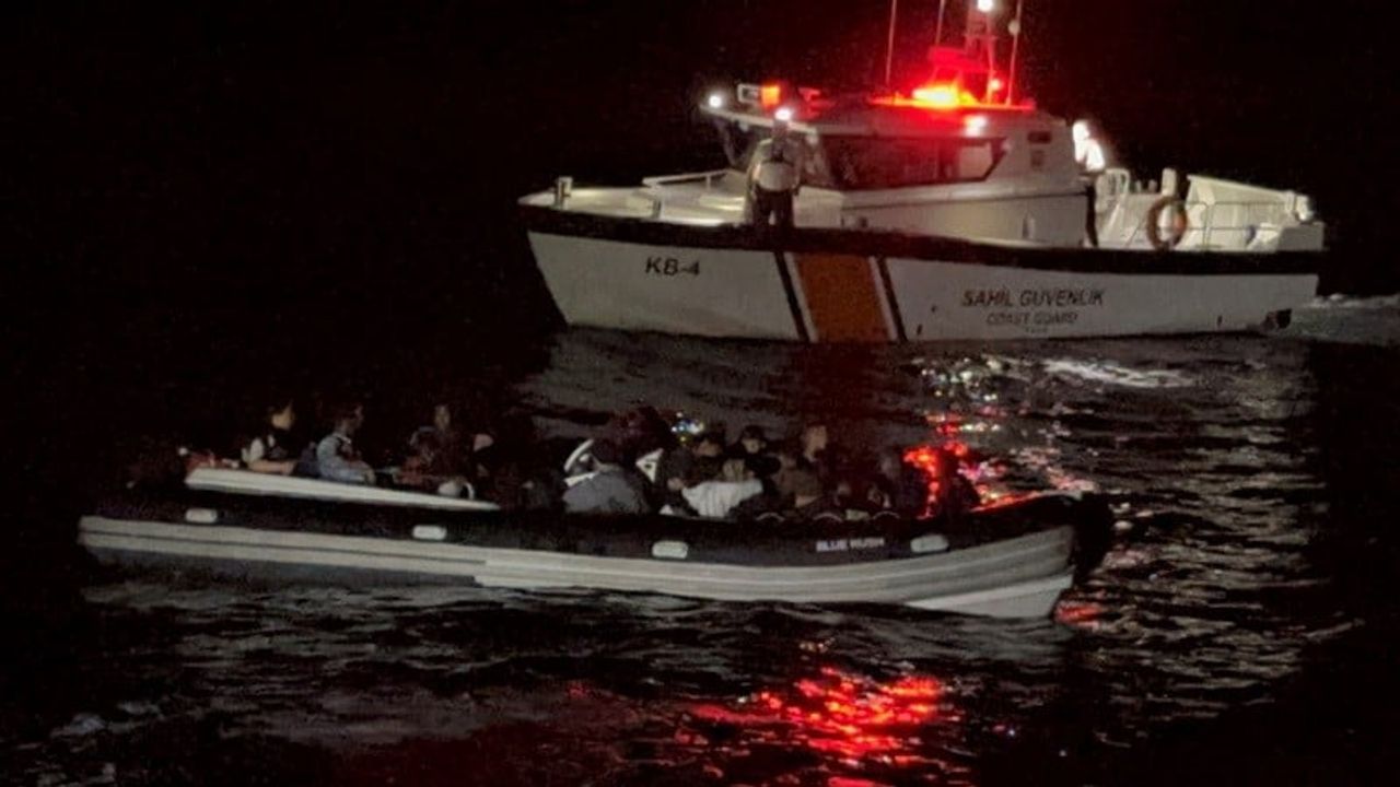 Didim açıklarında 4'ü çocuk 32 düzensiz göçmen kurtarıldı