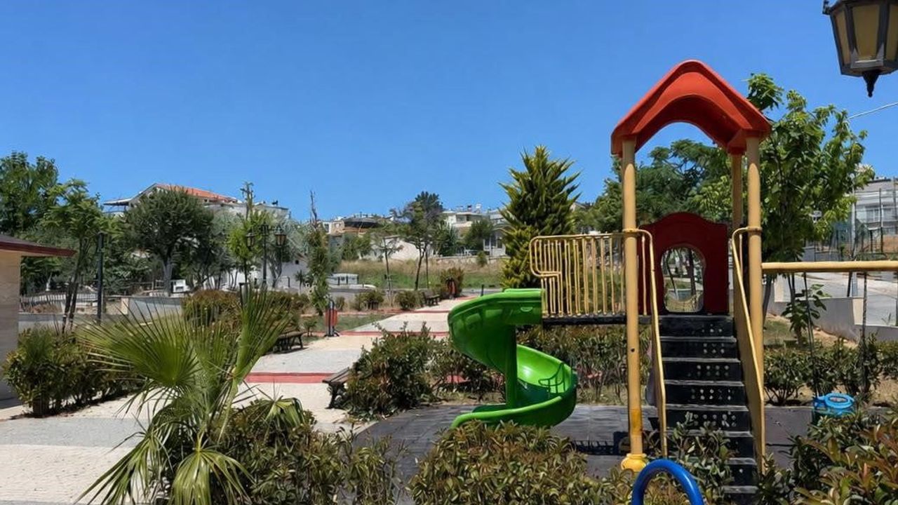 Didim Belediyesi'nden parklarda bakım ve yenileme çalışması