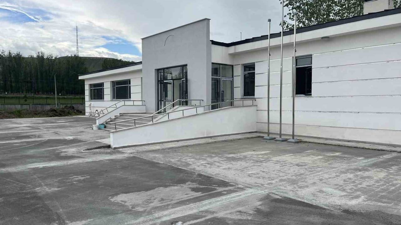 Digor’da Modern Spor Kompleksi İnşaatı Sürüyor: Gençlere ve Sporculara Yeni Tesis