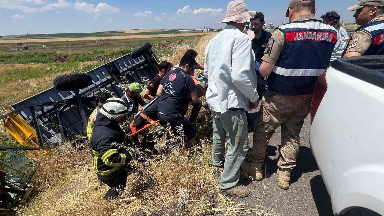 Diyarbakır-Bismil kara yolunda takla atan traktörde sürücü yaralandı