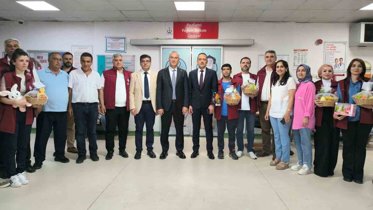 Diyarbakır'da 200 yıllık vakıf geleneği: Feyzi Efendi bin Hasan Vakfı hasta ve çocuk ziyaretlerini sürdürüyor