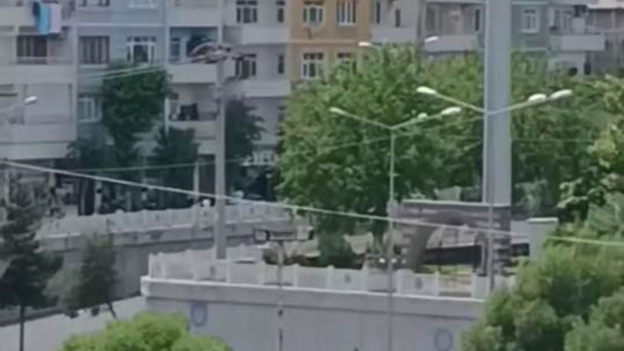 Diyarbakır’da çatı yangını paniğe neden oldu