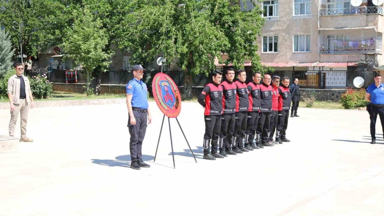 Diyarbakır'da Ceza İnfaz Personeli Günü: Bağlar Hava ve Kara Şehitliğinde Anma Töreni