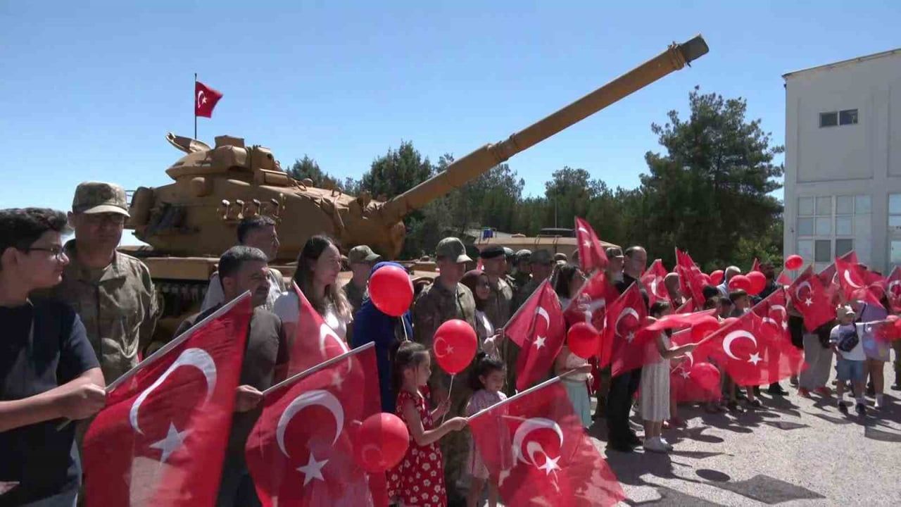 Diyarbakır'da Kara Kuvvetleri'nin 2235'inci kuruluş yıldönümü törenle kutlandı