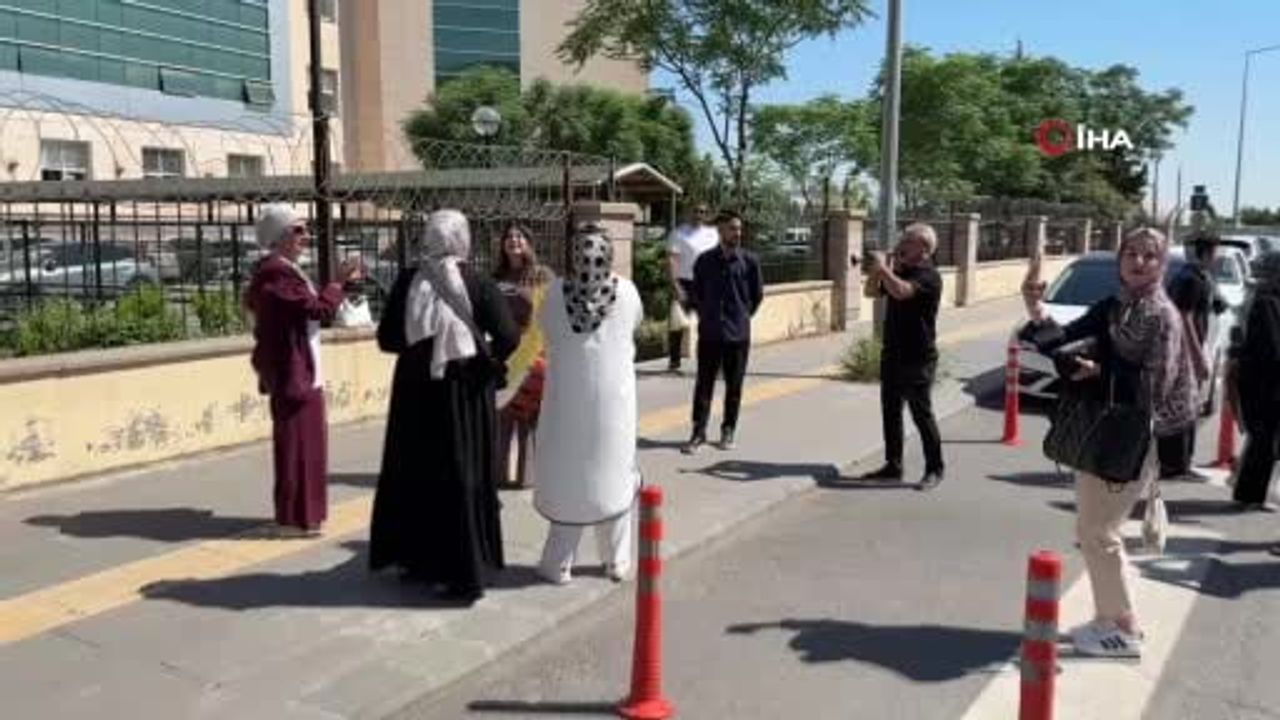 Diyarbakır'da mezar taşındaki isim tartışması boşanmaya yol açtı
