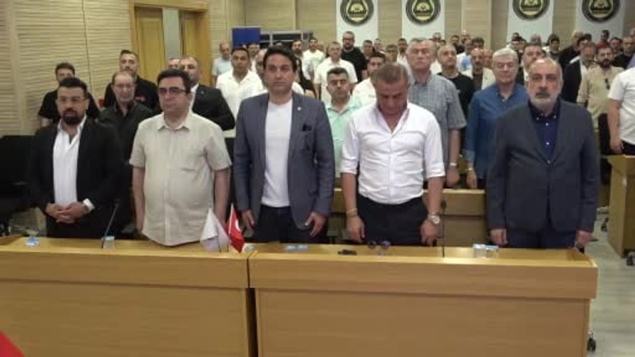 Diyarbakır'da Optisyenlik Meslek Birliği Eğitim Çalıştayı: Miyopi Artışı ve Önlemler Ele Alındı