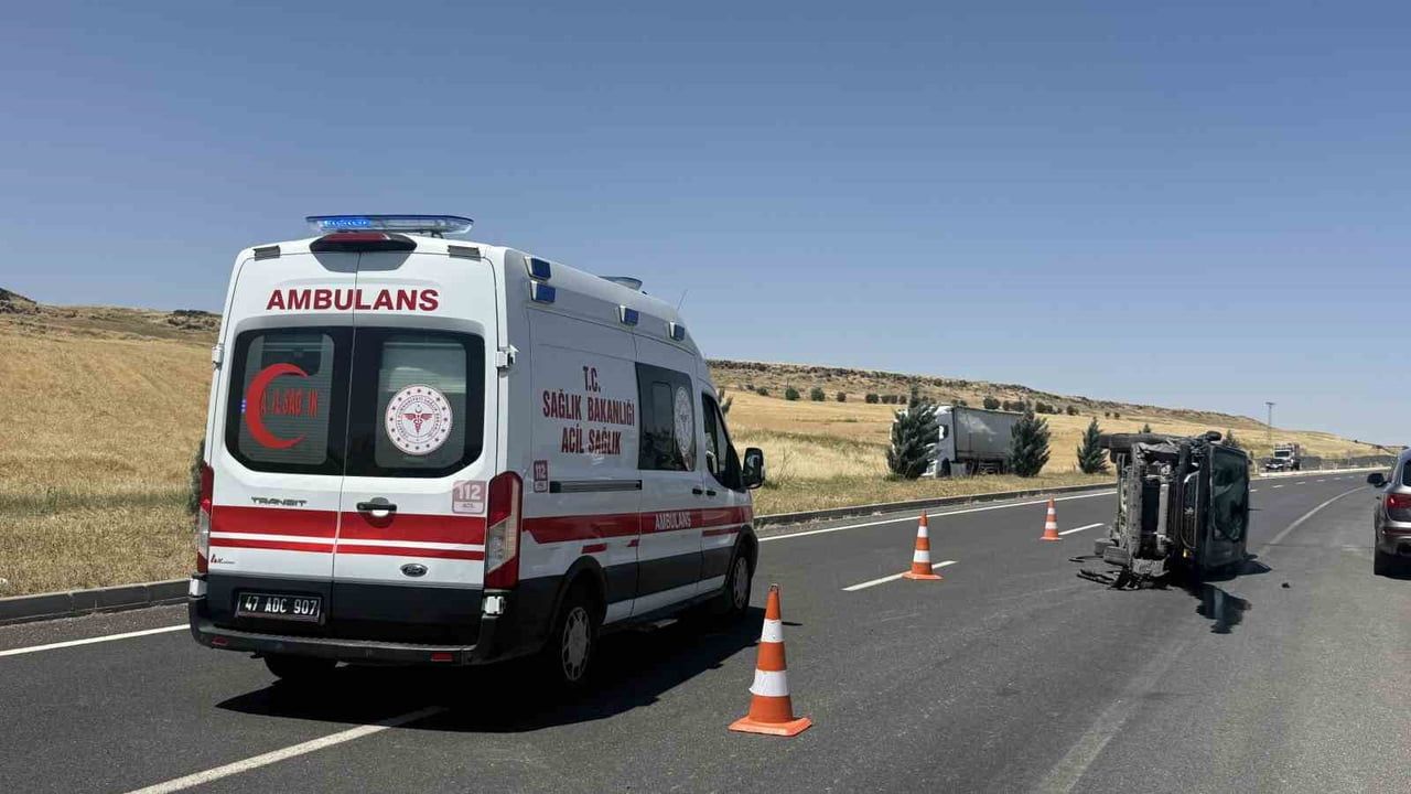 Diyarbakır'da otomobil ile hafif ticari araç çarpıştı: 7 yaralı