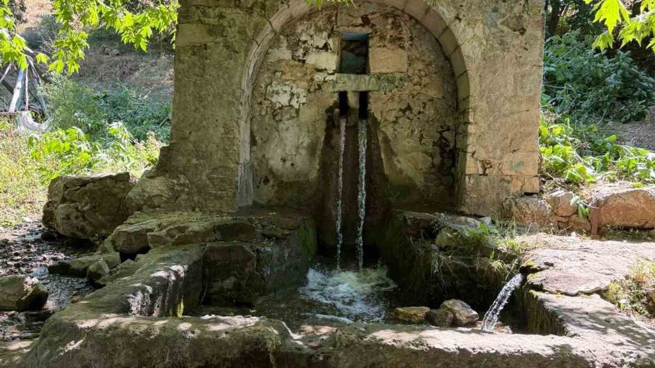 Diyarbakır'da tarihi çeşme harabeye döndü