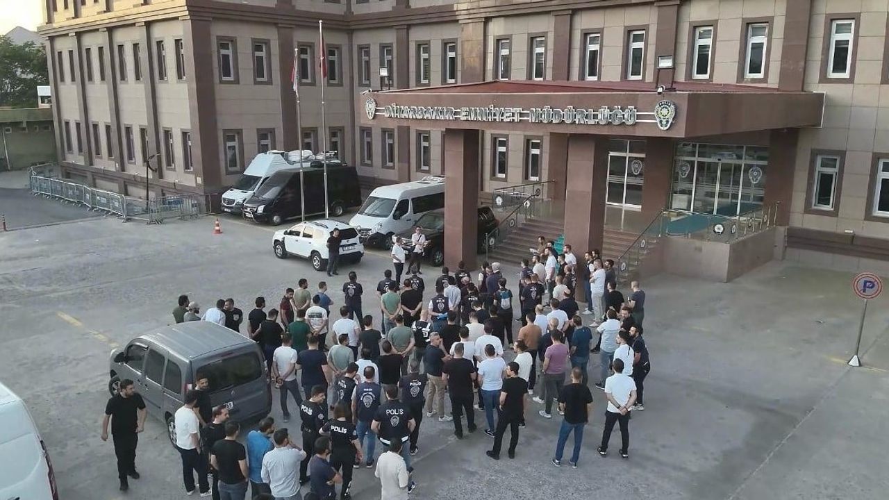 Diyarbakır’da yasa dışı bahis operasyonunda 24 kişi tutuklandı; 6 milyar 942 milyon 515 bin 130 liralık işlem tespit edildi