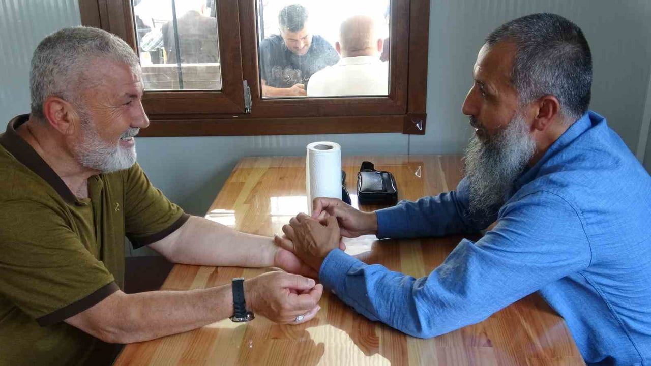 Doğu Türkistan'dan gelen kadim şifa: Uygur tebabetine ilgi artıyor