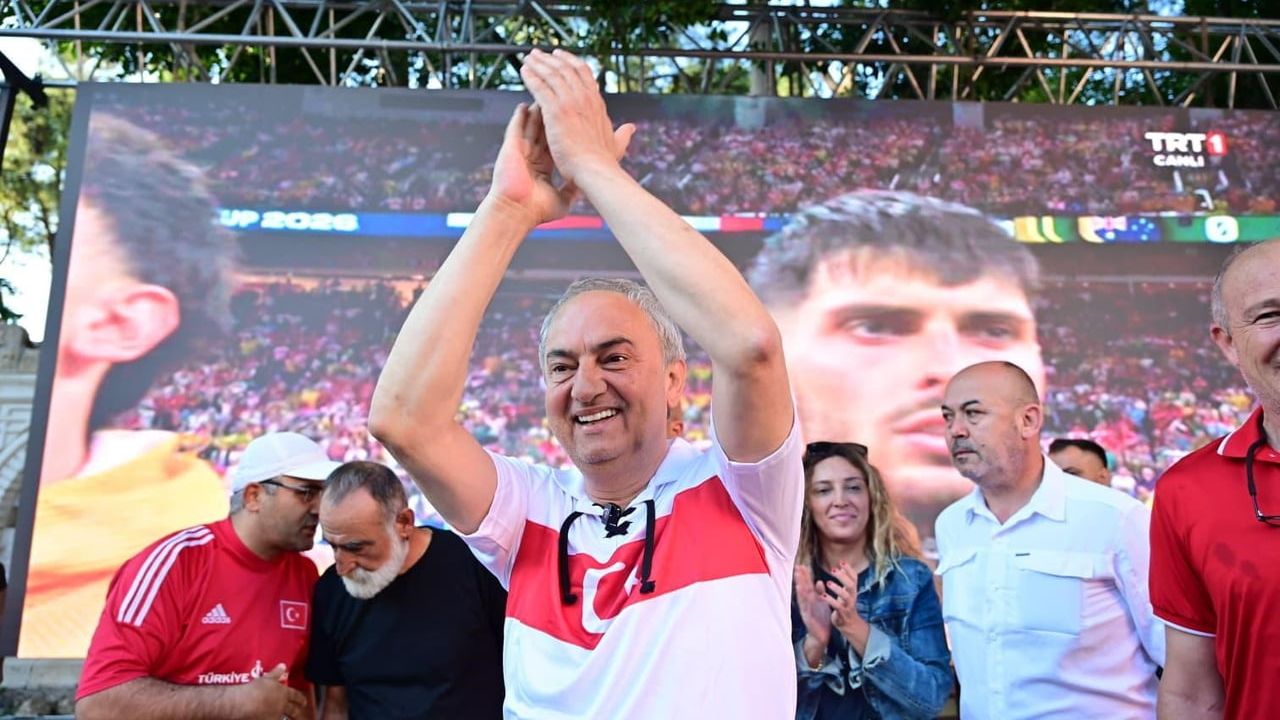 Dokumapark’ta milli heyecan: Kepez’te dev ekranda antalyalılar buluştu