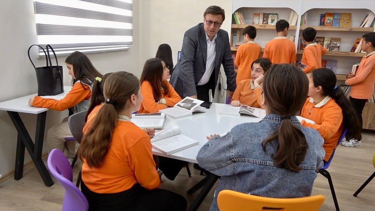 Dr. Cengiz Çelik, Ağrı’da okurlarıyla buluştu