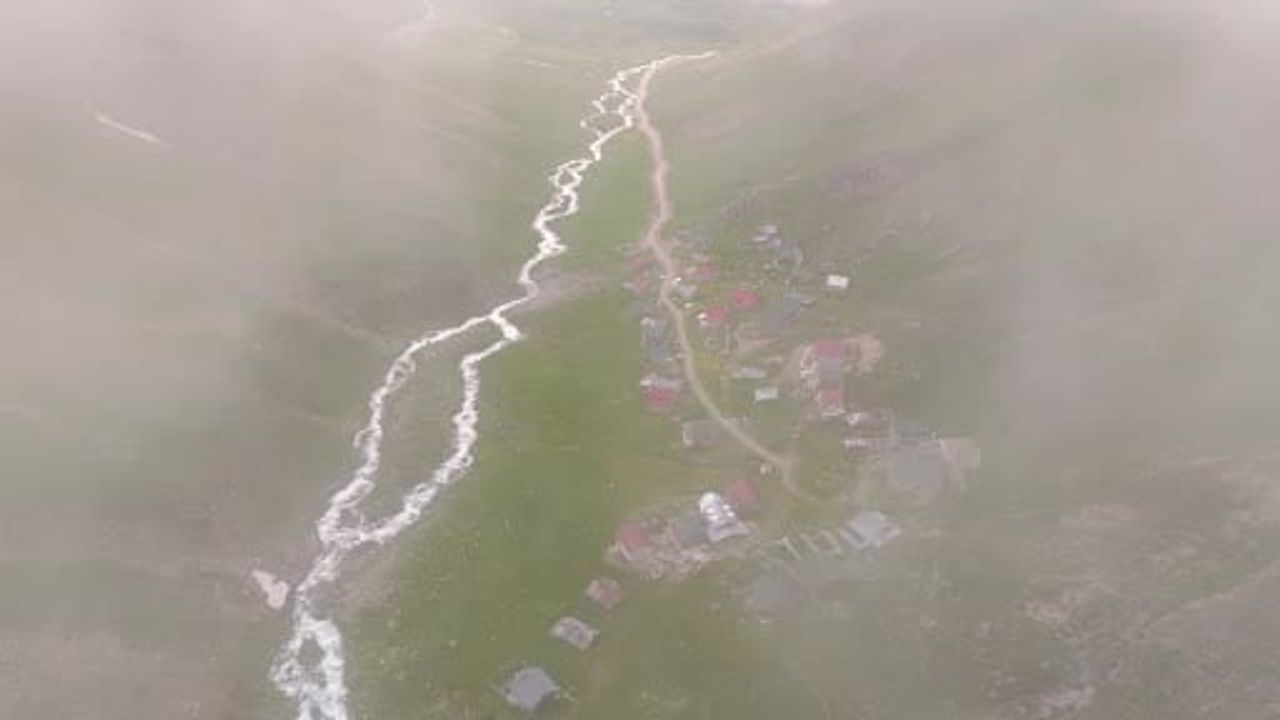Dulağa Yaylası baharın renkleriyle Alpleri andıran bir tabloya dönüştü