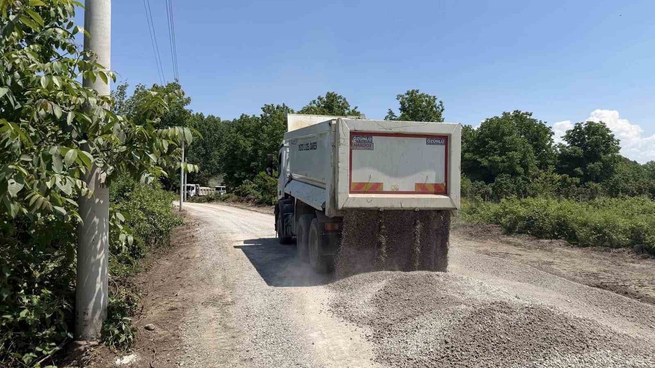 Duraklar Köyü'nde sathi kaplama hazırlıkları sürüyor