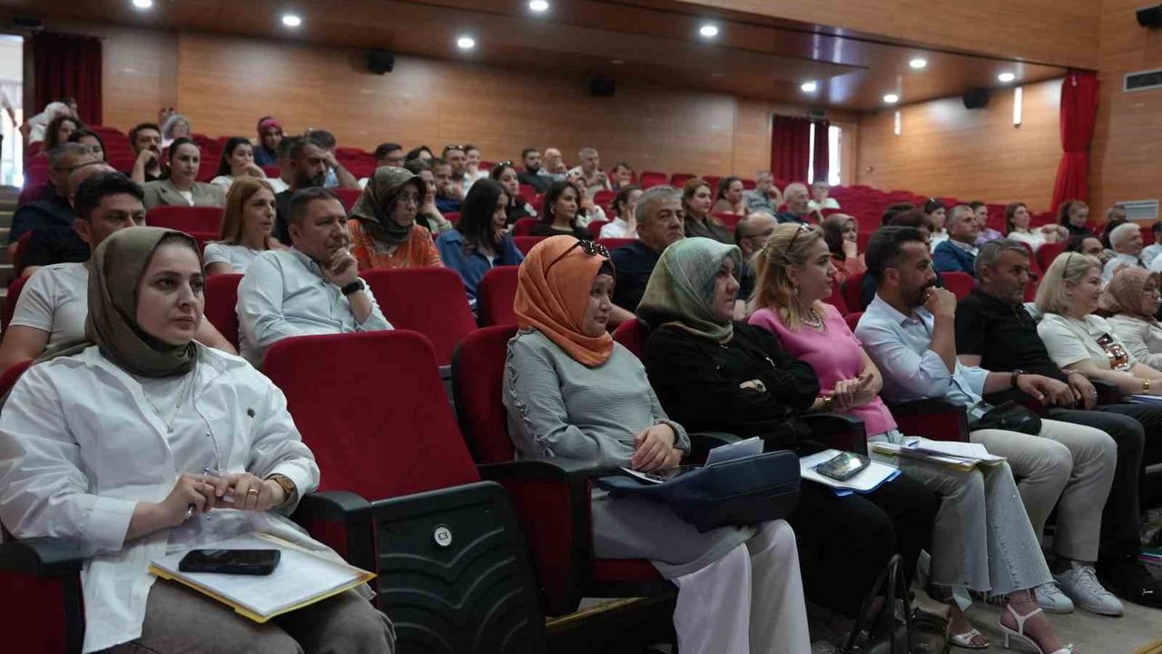 Düzce Belediyesi'nde performans esaslı strateji ve bütçe hazırlama eğitimi verildi