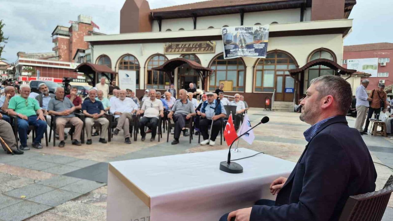 Düzce'de Bilim Kafe etkinliğinde Doç. Dr. Dursun Baba prostat hastalıklarını anlattı