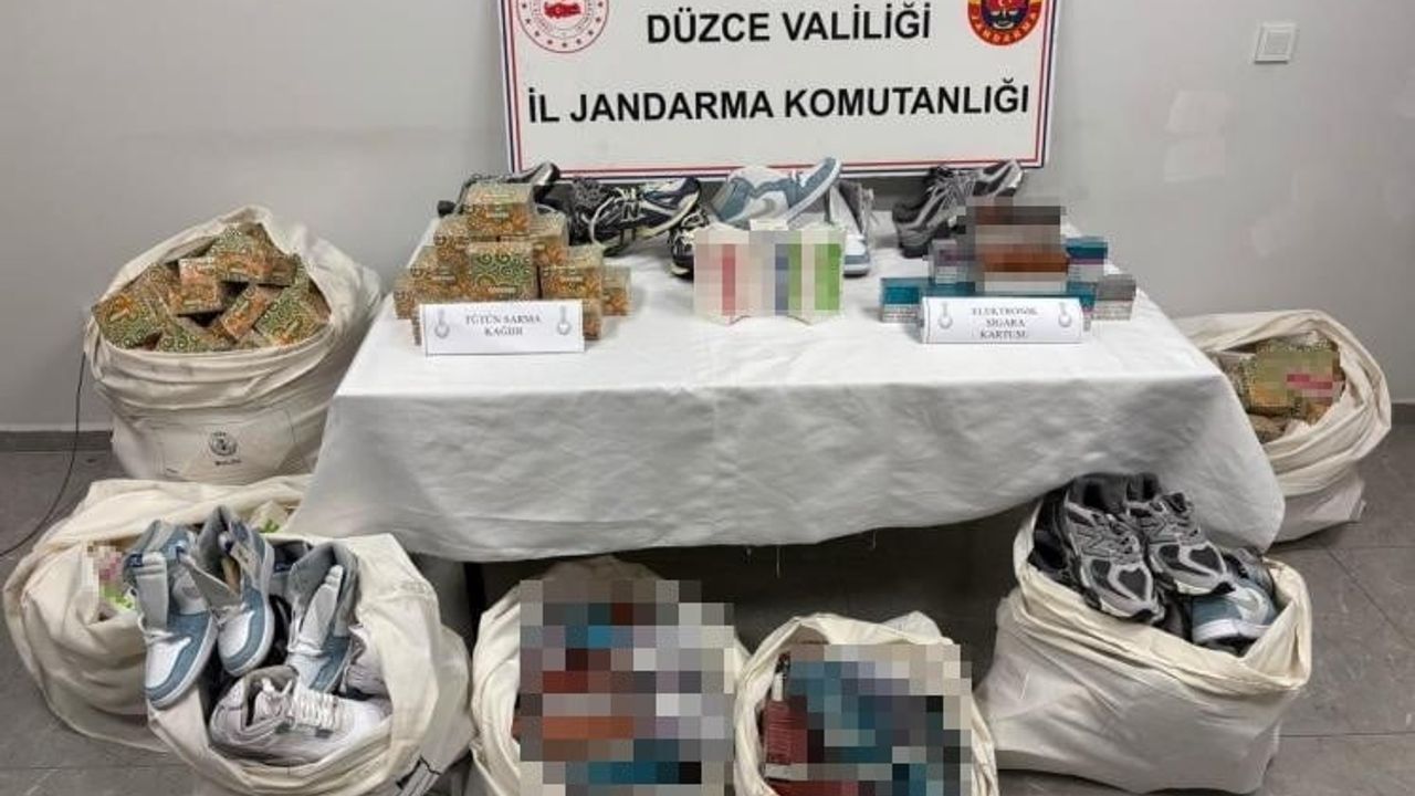 Düzce'de kargoyla gönderilen kaçak ürünlere el konuldu