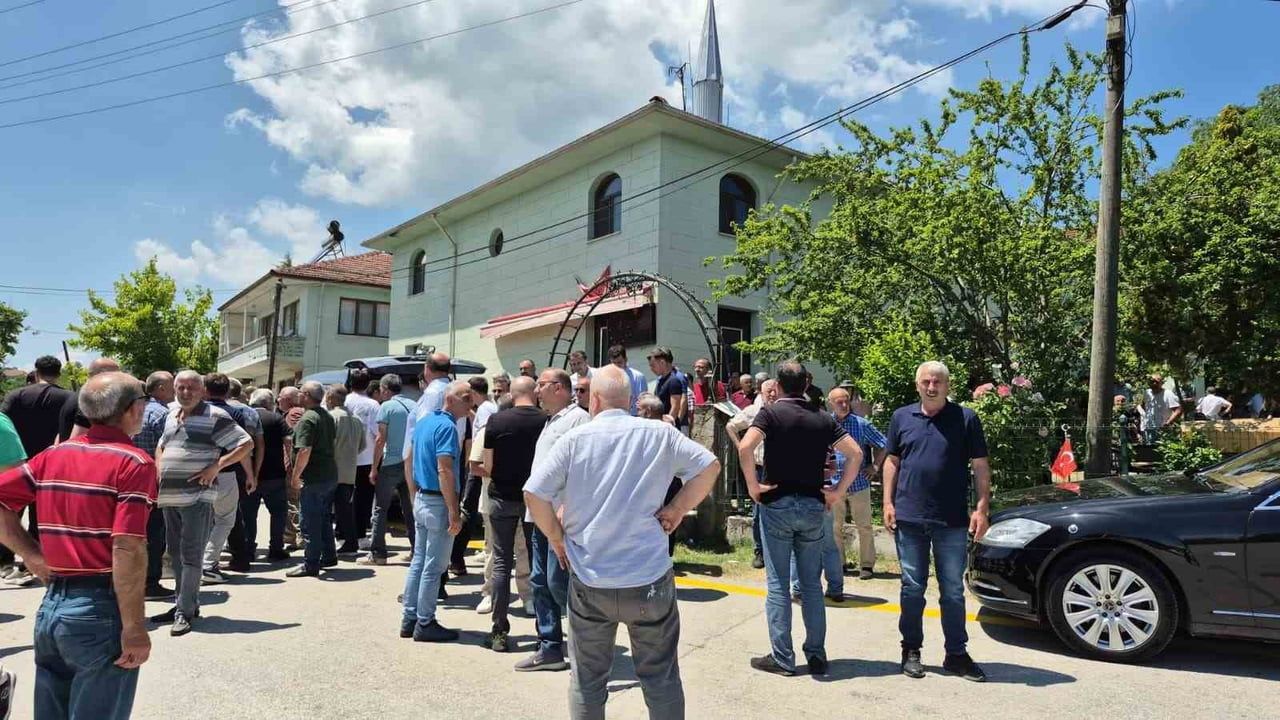 Düzce'de kaza sonucu hayatını kaybeden Metin Sarıbaş uğurlandı