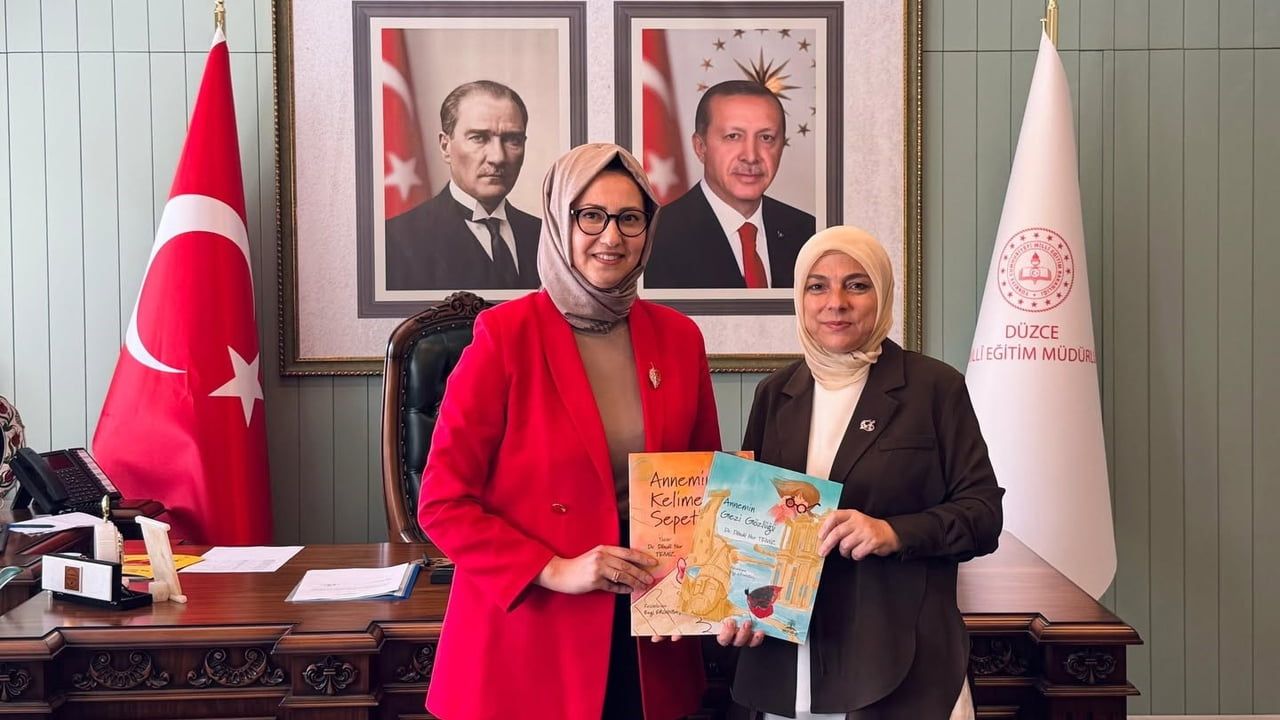Düzce'de öğretmen-yazar buluşması: Çocuklara kitap sevgisi ortak hedef