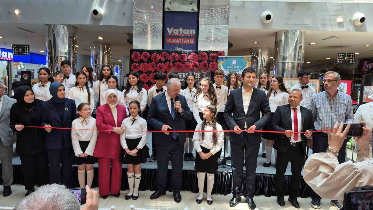 Düzce Kasım Aktaş Ortaokulu'nda yılsonu sergisi: öğrencilerin tasarımları ilgi topladı