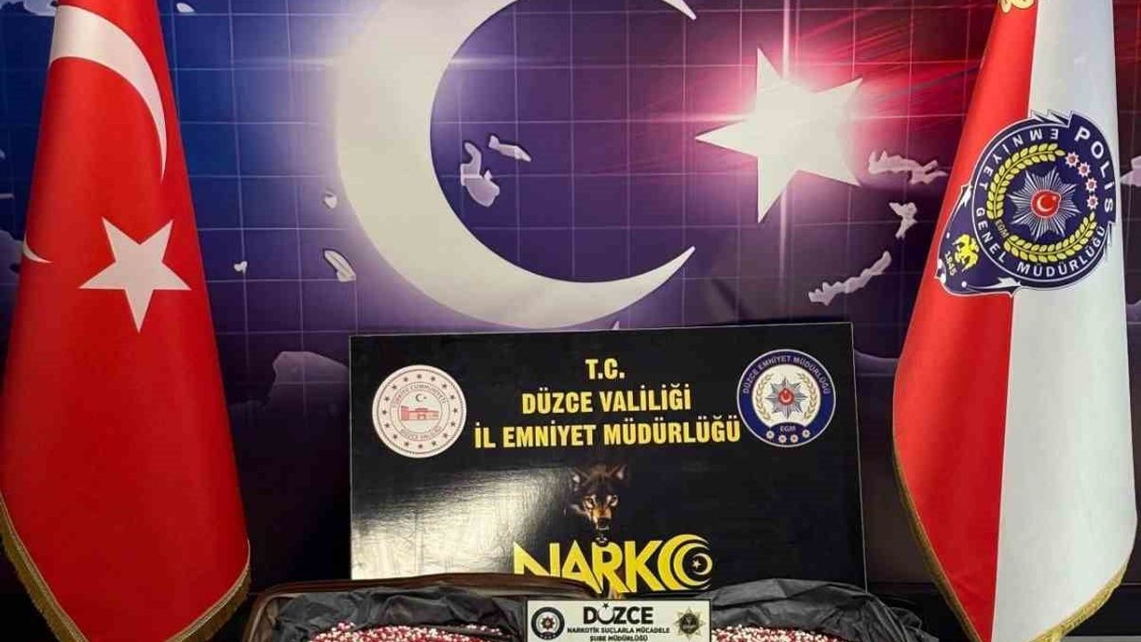 Düzce polisi İstanbul'dan Samsun'a sevk edilen uyuşturucuya operasyon düzenledi