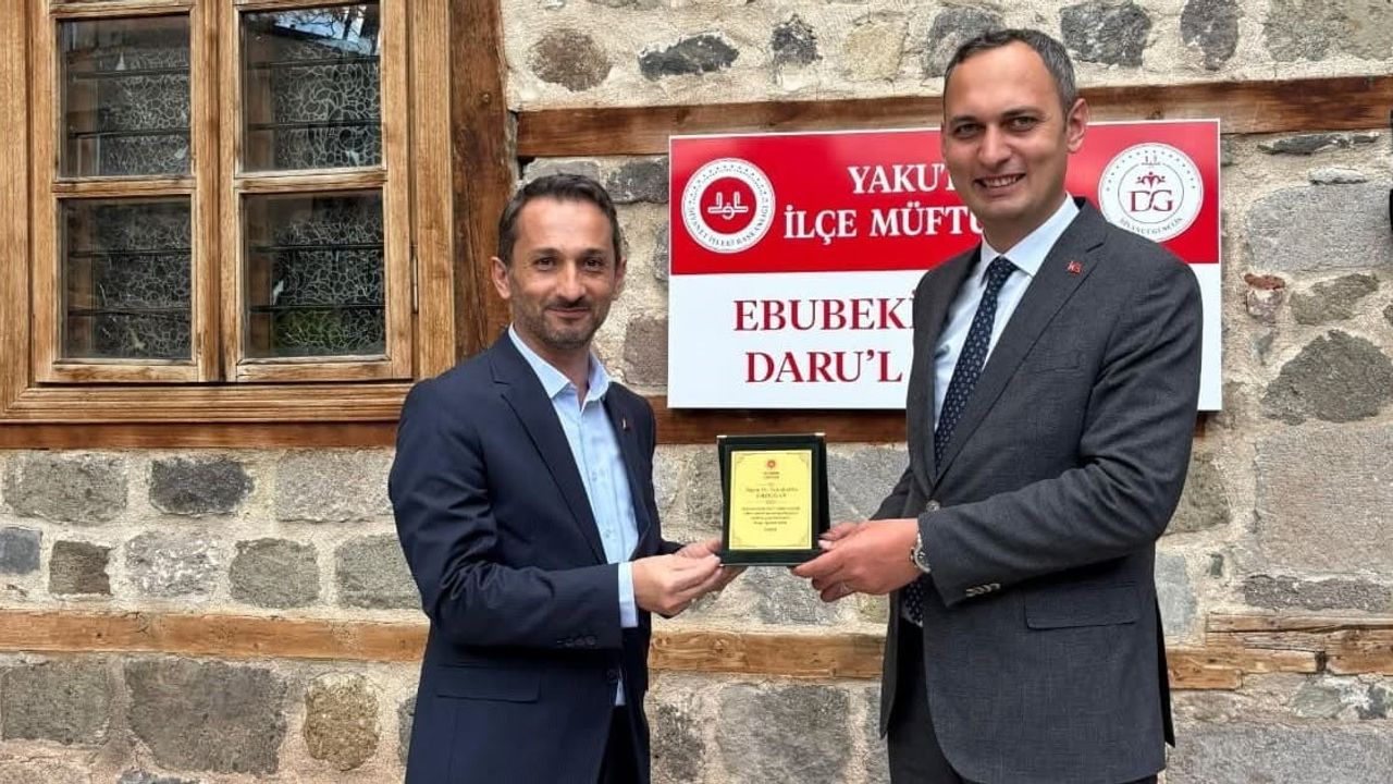 Ebubekir Efendi Daru’l Huffaz’ı yıl sonu programı ile tamamladı