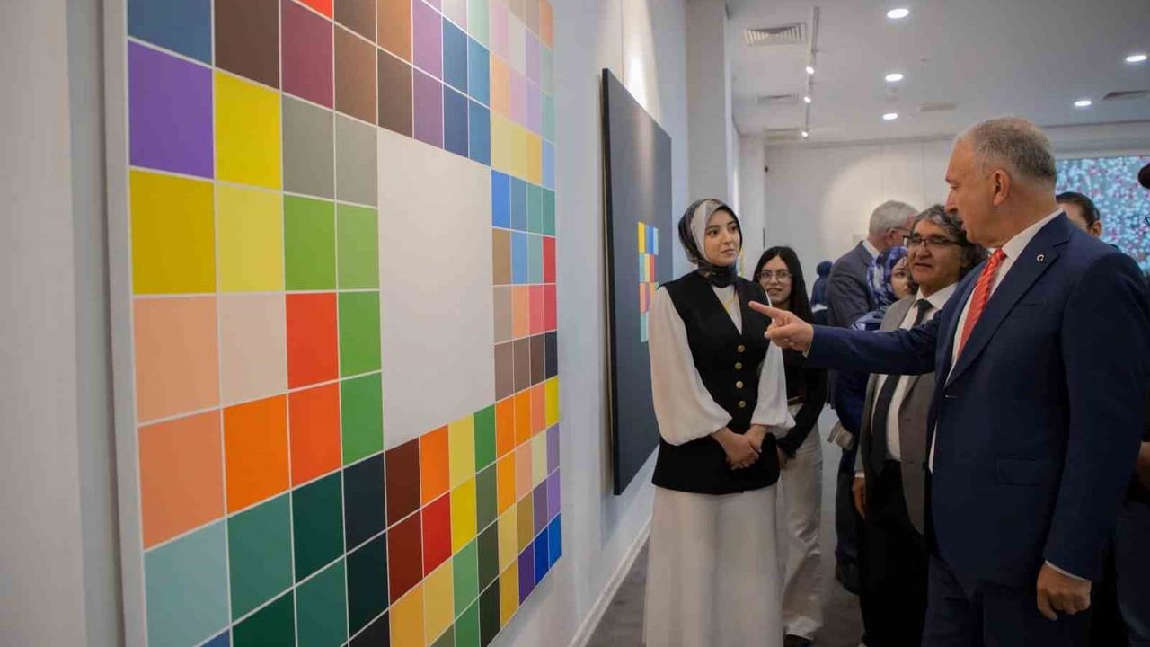 EBYÜ Güzel Sanatlar Fakültesi Resim Bölümü mezuniyet sergisi açıldı