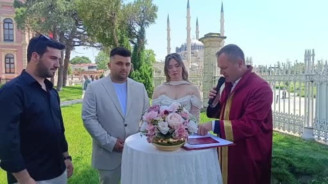Edirne'de 33 çift 06.06.2026 tarihini seçerek evlendi