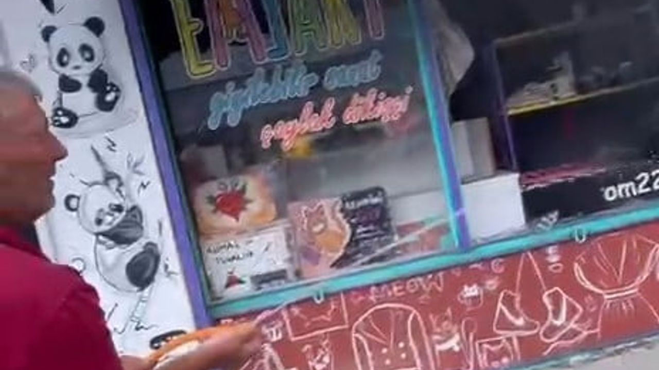 Edirne'de iş yerinde yangına vatandaşlar hortum ve kovalarla müdahale etti