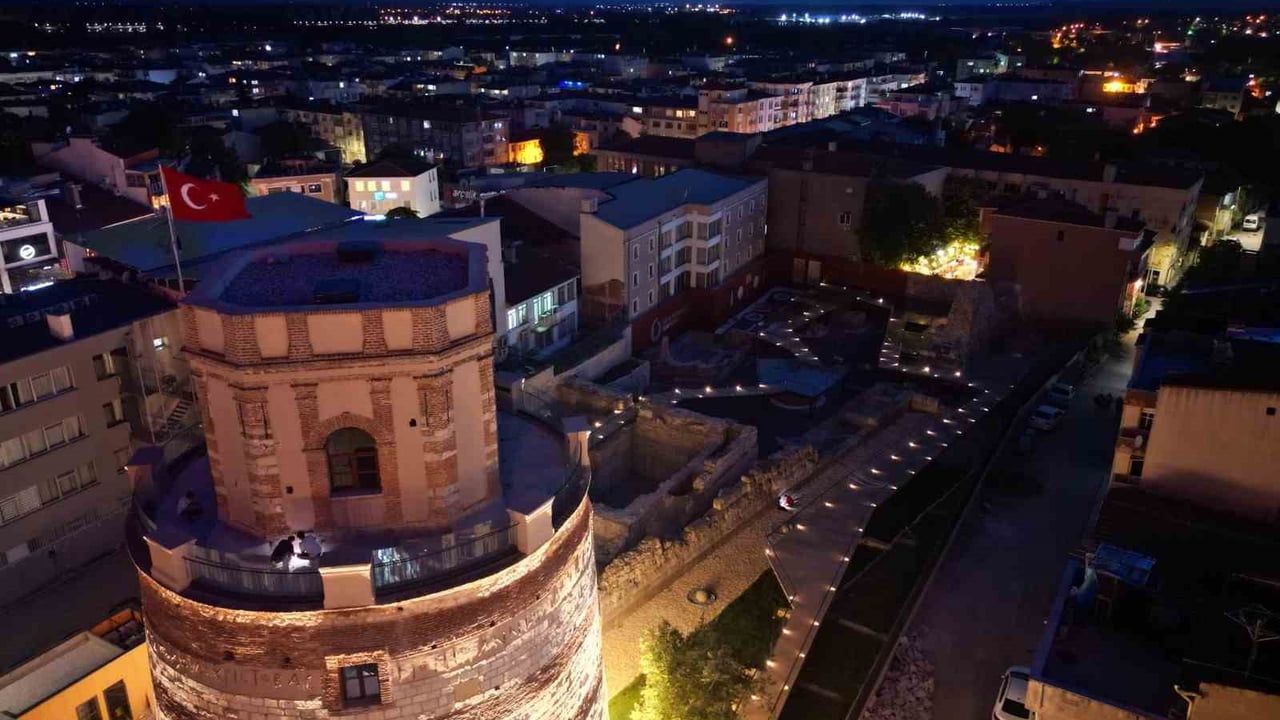 Edirne’de Makedonya Eski Saat Kulesi restorasyonla yeniden açıldı