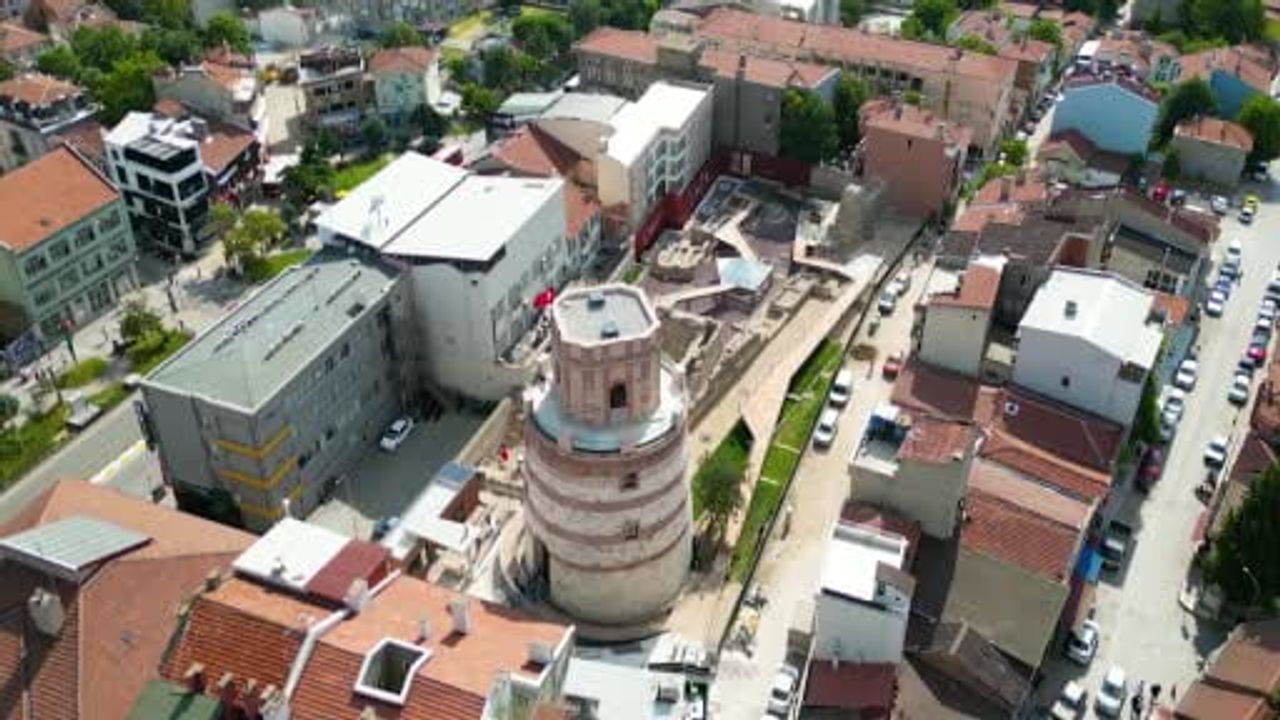 Edirne’nin Makedonya Eski Saat Kulesi restorasyonla yeniden ziyarete açıldı