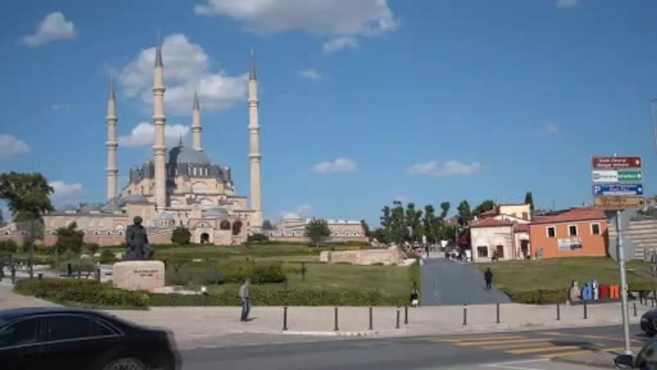 Edirne sıcaktan kavruldu: cadde ve sokaklar boş kaldı