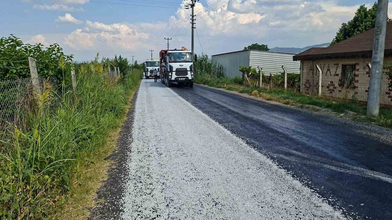 Efeler Belediyesi Asfaltlama Çalışmalarını Umurlu–Serçeköy Kanal Yolunda Hızlandırdı