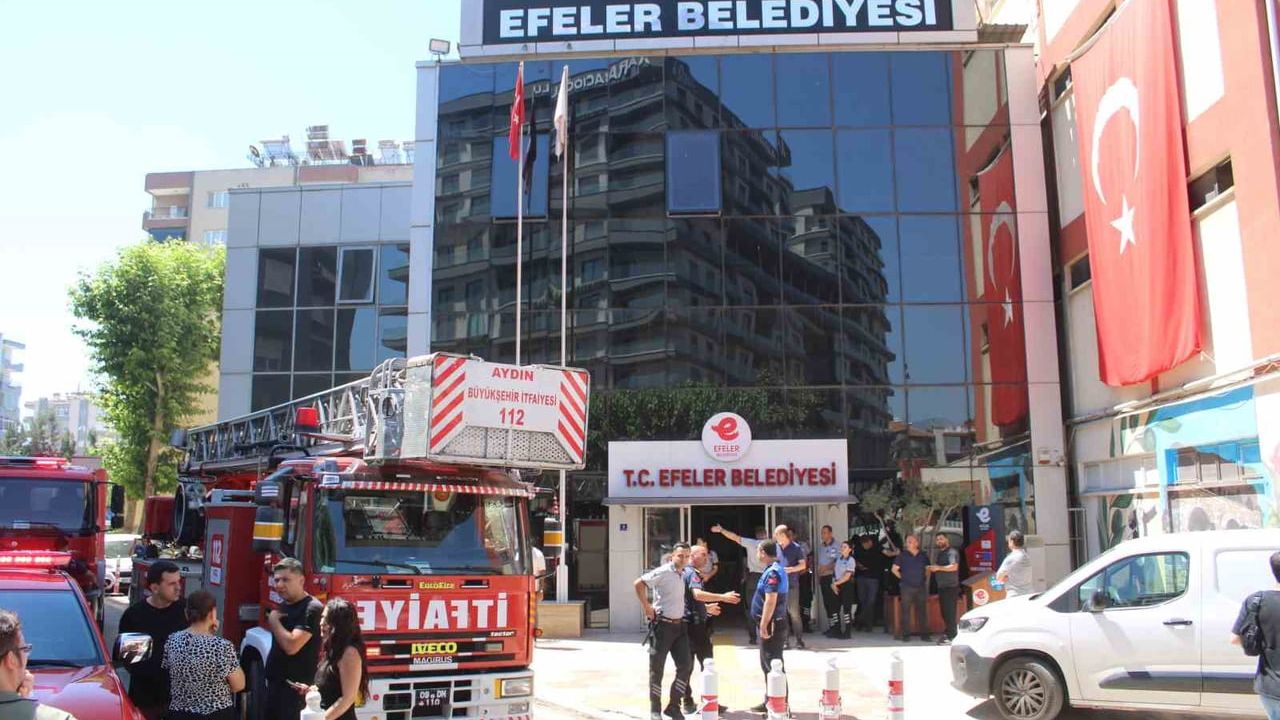 Efeler Belediyesi'nde yangın paniği