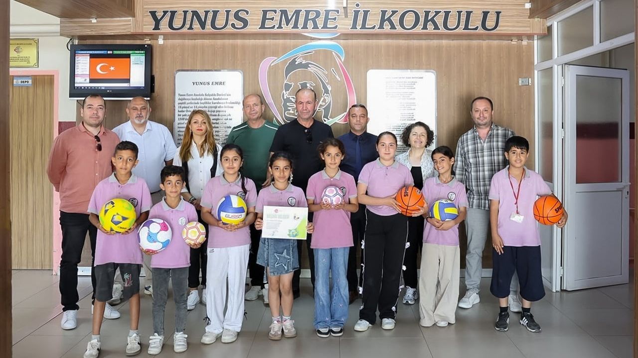 Efeler'de Atık Pil Toplama Kampanyasında Dereceye Giren Okullara Ödüller Verildi