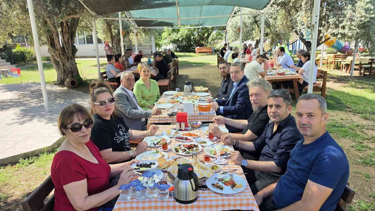 Efeler Diyarı Kadın Kooperatifi Ege Gazetecilerini Sultanhisar'da Ağırladı