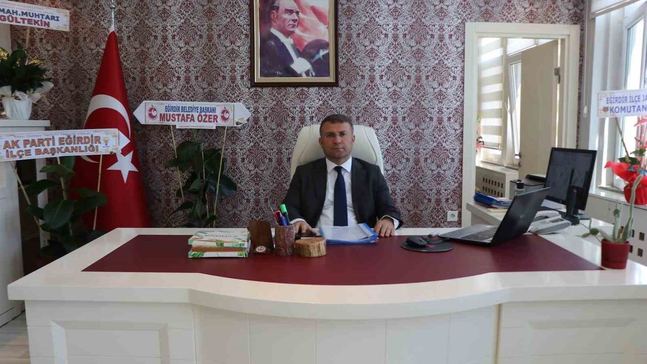 Eğirdir kaymakamı Ömer Çimşit Ayvalık kaymakamlığına atandı