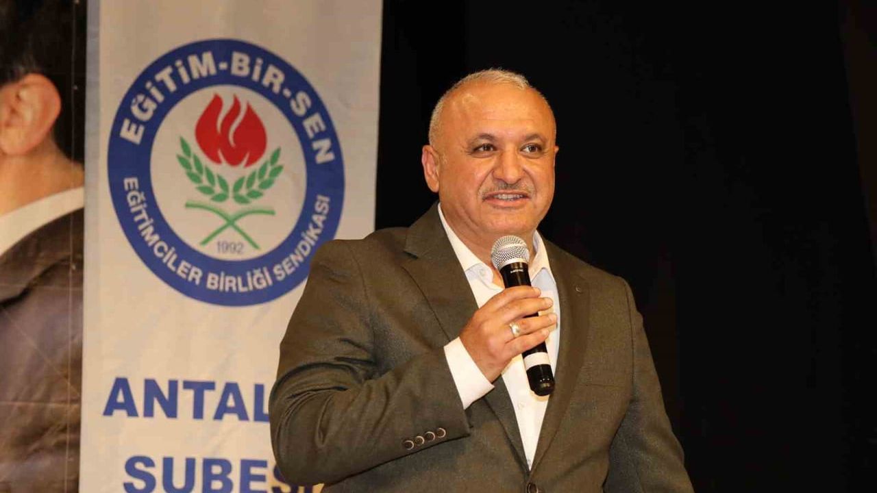 Eğitim-Bir-Sen Antalya şube başkanı Miran'dan YKS adaylarına başarı dileği