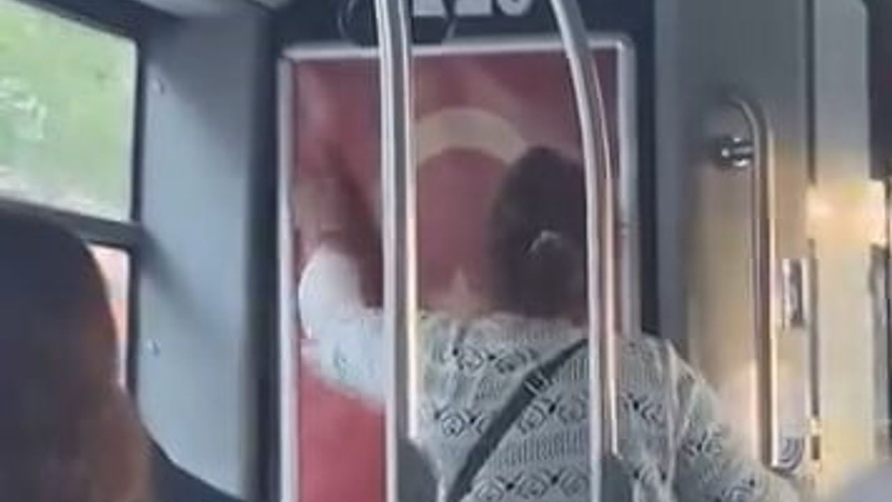 Elazığ belediye başkanı Şahin Şerifoğulları'ndan bayrağı silen kadına anlamlı hediye