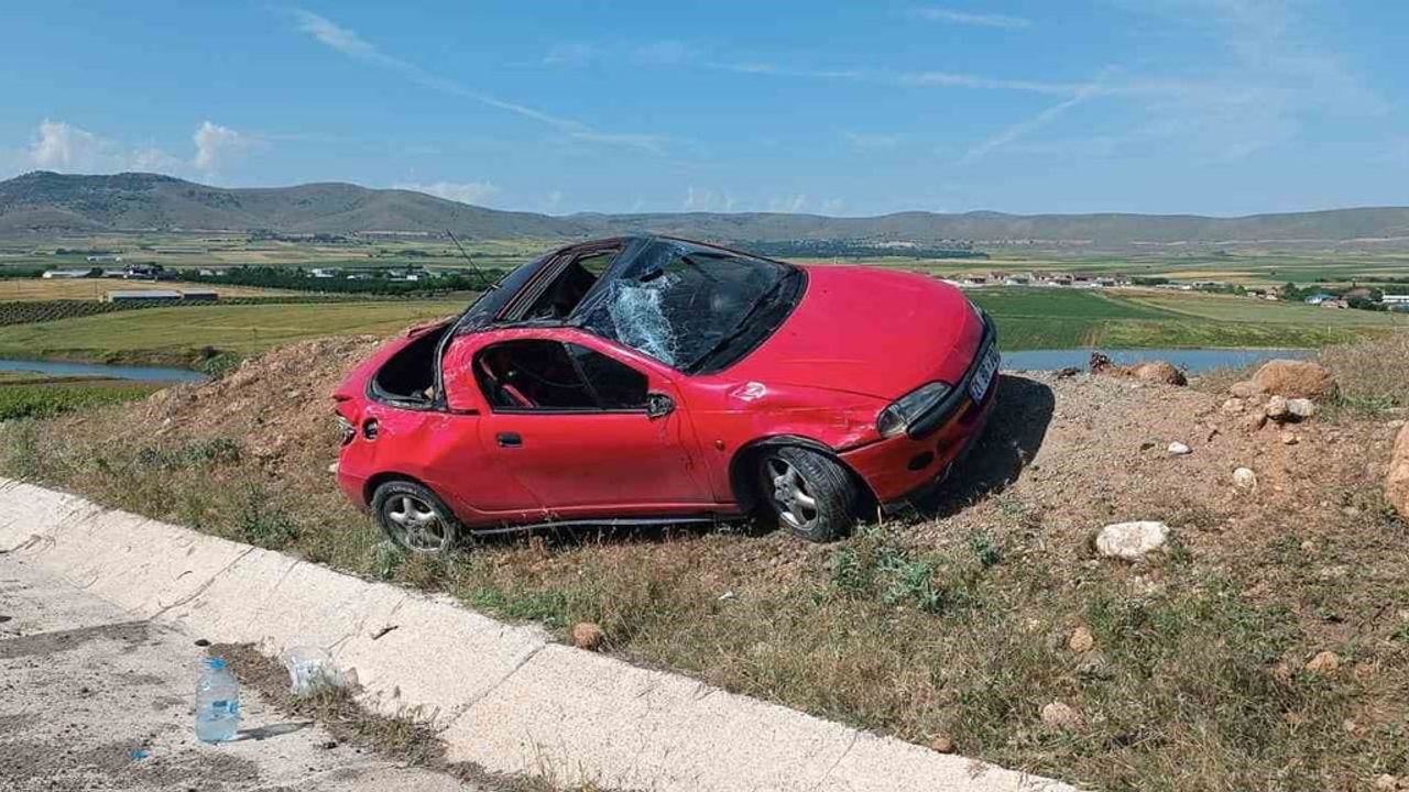 Elazığ-Çemişgezek yolunda otomobil takla attı; 1 kişi yaralandı