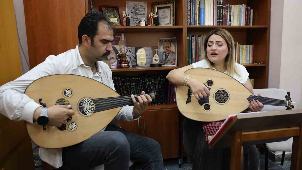 Elazığ'da 10 yıllık hemşirelikten konservatuvara: Hatice Merve Akgün'ün hikâyesi