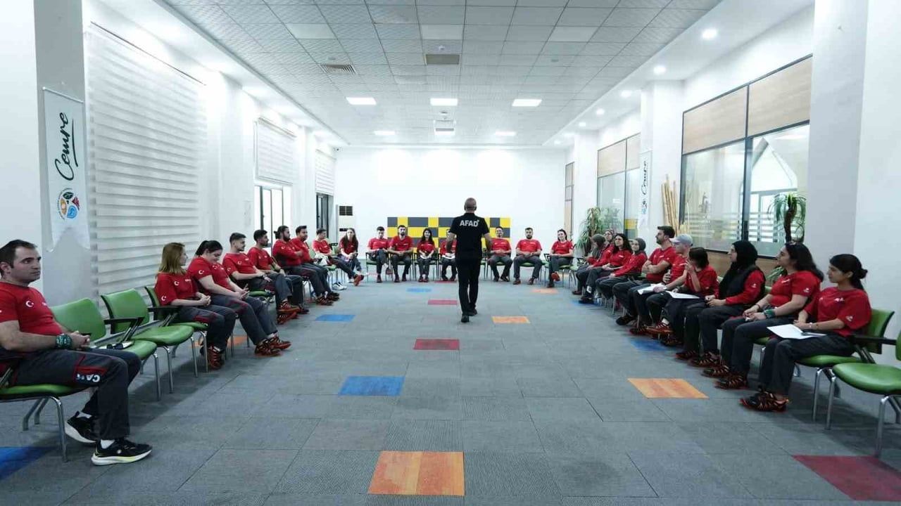 Elazığ'da arama kurtarma eğitimi başladı